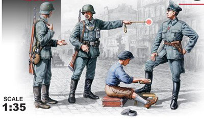 WWII German Patrol Figure Set 1939-42
