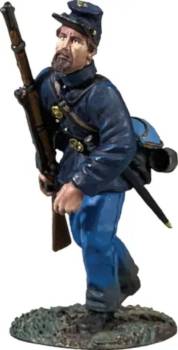 Federal in Sack Coat and Kepi Advancing