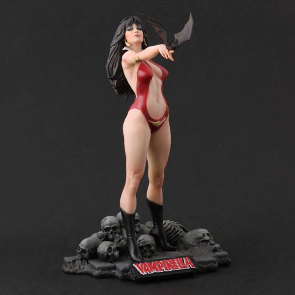 Vampirella w/Tombstone & Base 