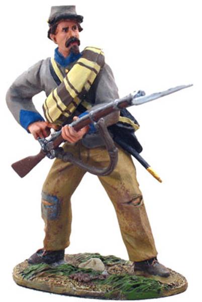 American Civil War: Confederate Infantry Standing Priming #1 - ONLY 3 AVAILABLE