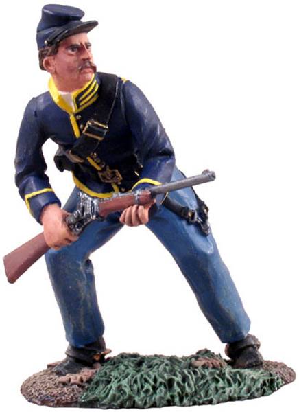 American Civil War: Dismounted Union Cavalry Trooper Advancing #1 - ONLY 1 AVAILABLE