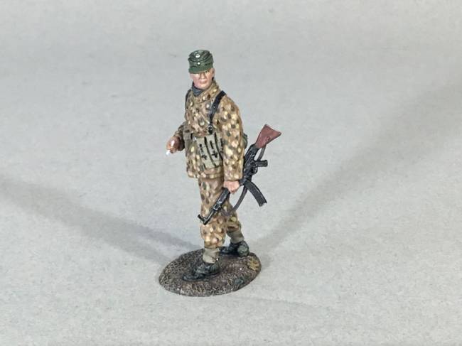 WWII: German Waffen SS Grenadier with StG-44 Turning 1944-45