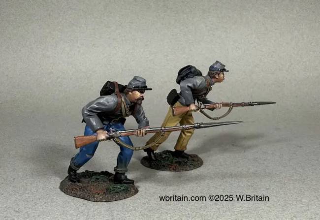 American Civil War: Rebel Steel Confederates Charging with Bayonets Leveled