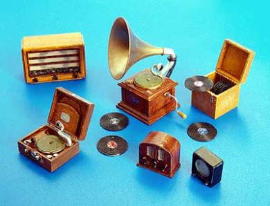 Gramophones & Radios