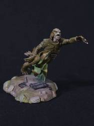 microMANIA - Creature from the Black Lagoon Figure and Base