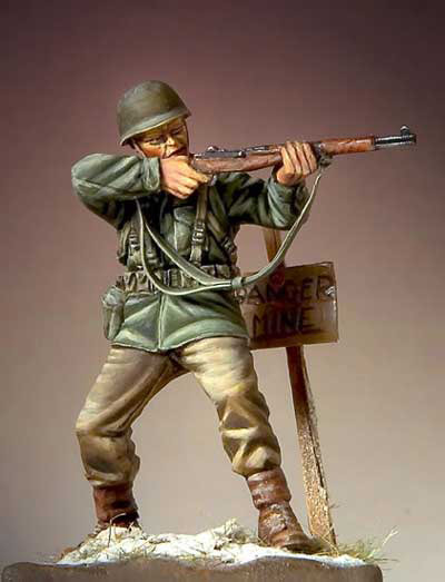 US Assault Team Standing with Rifle, Europe 1944-45