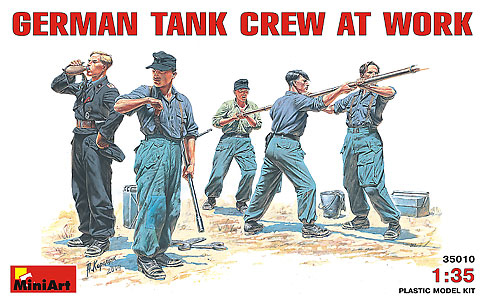 WWII German Tank Crew at Work (5)