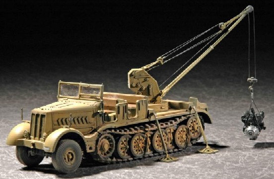 WWII German FAMO SdKfz 9-1 Heavy Halftrack Prime Mover with 6-Ton Bilstein Crane