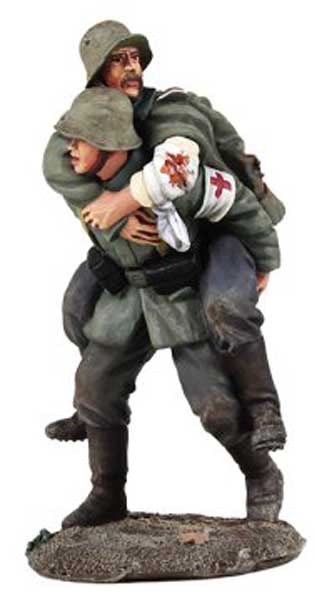 WWI German Infantry 1916-18 Medic Carrying Wounded Soldier