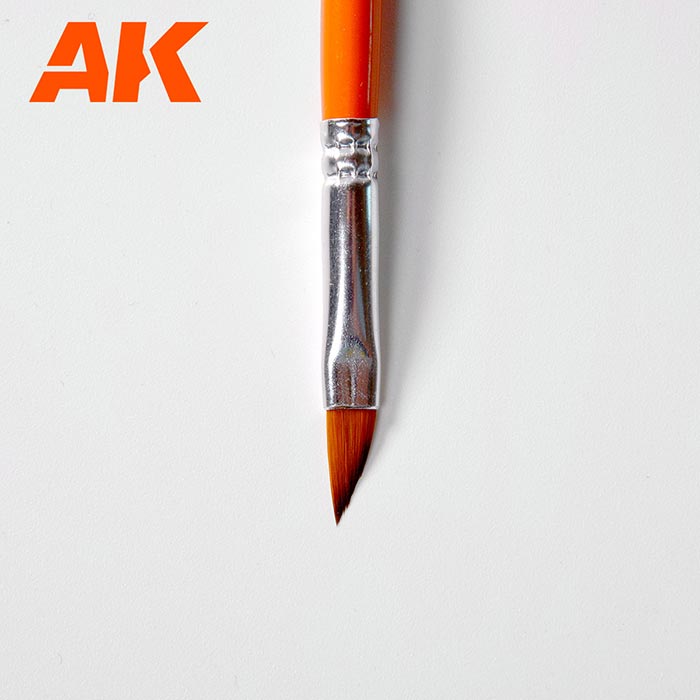 AK Interactive Dagger Triangular Shape Weathering Brush