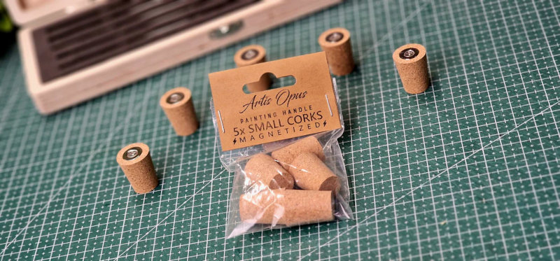 Artis Opus Painting Handle Magnet Corks Small (Hen)