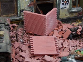 Wall Sections & Loose Bricks, Red - ONLY 1 AVAILABLE