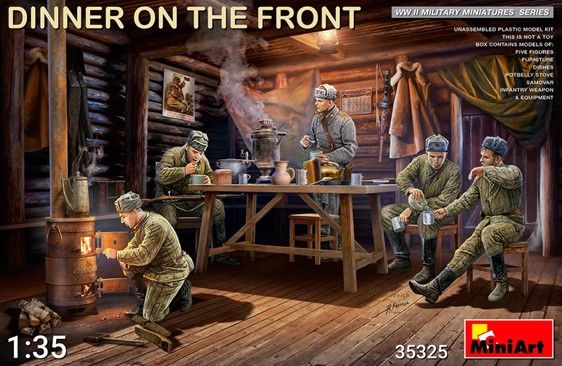 Dinner on the Front: Soviet Soldiers (5) w/Furniture & Accessories