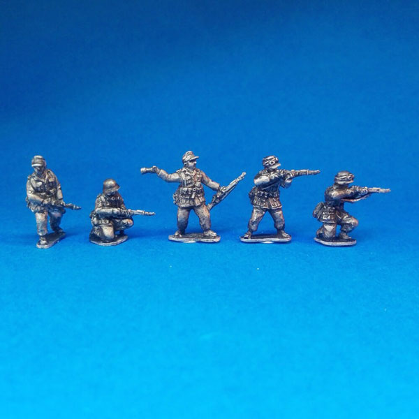 WWII DAK Infantry Firing/Loading