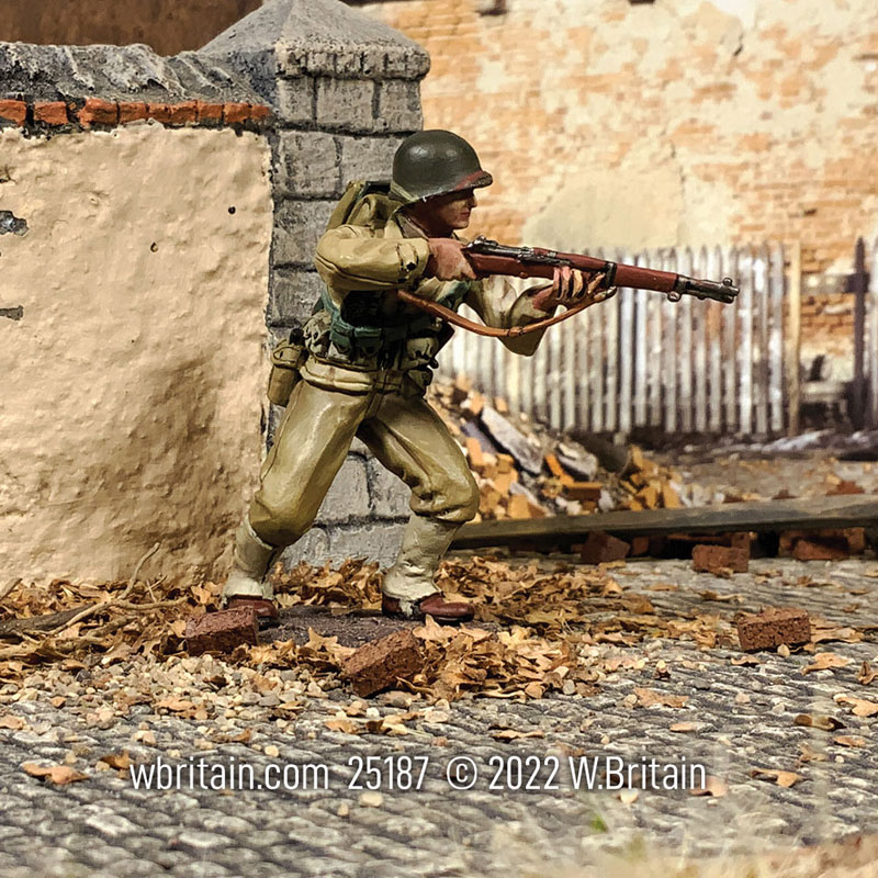 U.S. Infantryman Advancing with Caution 1944-45