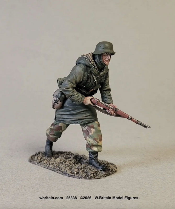 WW2: Waffen SS German Grenadier Advancing with K-98 Wearing Kharkov Parka 1944-45