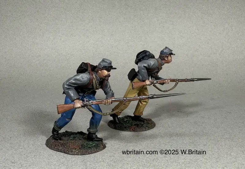 American Civil War: Rebel Steel Confederates Charging with Bayonets Leveled