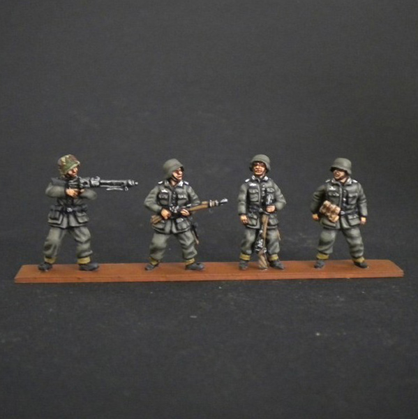 WWII German Panzergrenadiers for Sdkfz Standing